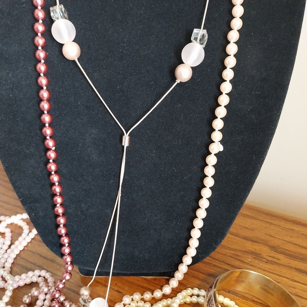 Vintage Pink Jewelry Lot  - Elegant Storage Box - Picture 5 of 11